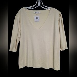 Wishlist Cream V-Neck Sweater Size Large NWT